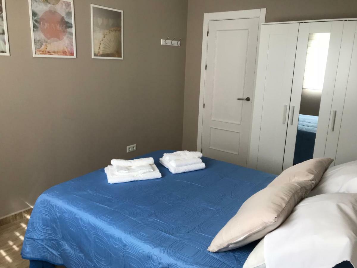Apartamento Deluxe เบนัลมาเดนา ภายนอก รูปภาพ