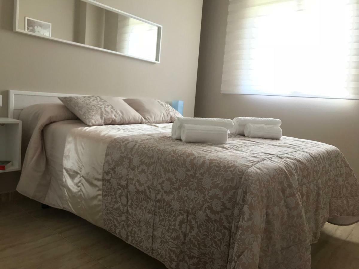 Apartamento Deluxe เบนัลมาเดนา ภายนอก รูปภาพ