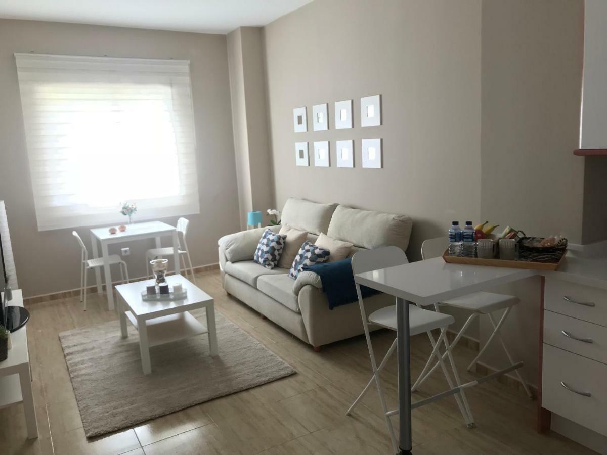 Apartamento Deluxe เบนัลมาเดนา ภายนอก รูปภาพ