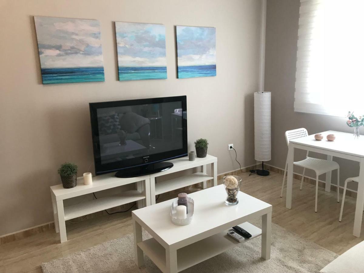 Apartamento Deluxe เบนัลมาเดนา ภายนอก รูปภาพ